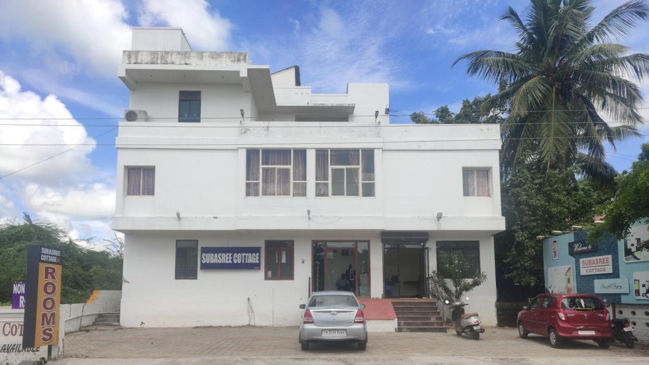Subasree Cottage Tirunallar Buitenkant foto