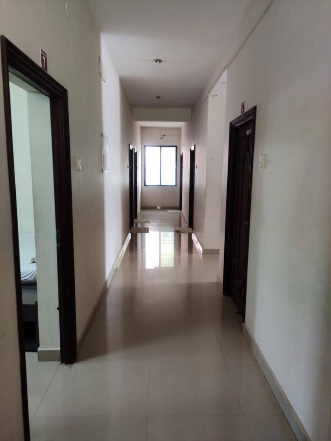 Subasree Cottage Tirunallar Buitenkant foto